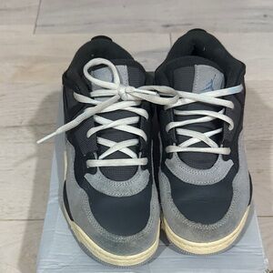 Air Jordan Retro 4 RM "Iron Grey" sneakers